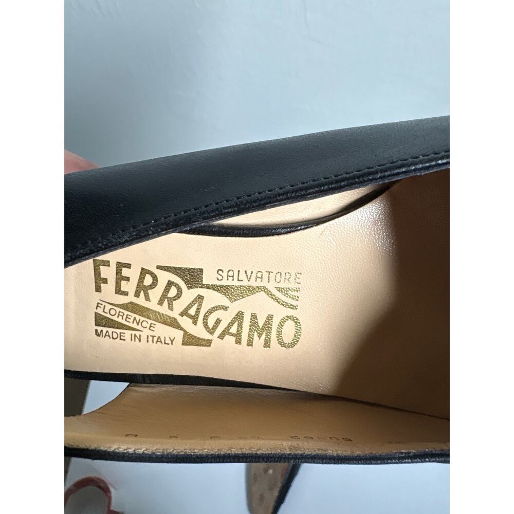 Salvatore Ferragamo Slingback Pumps Womens 8B Black Leather Low Kitten Heel - Picture 7 of 9